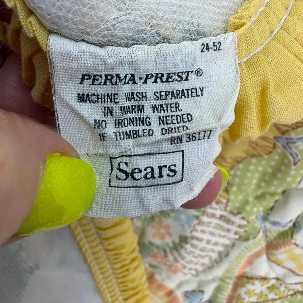 Vintage Sears Yellow ABC 123 Animal Quilted Ruffle Baby Crib Blanket 33